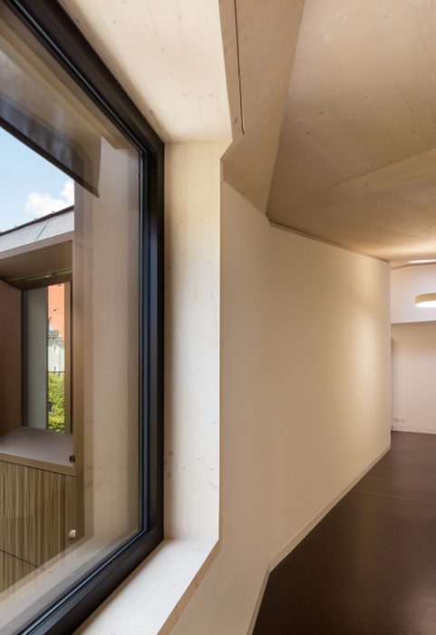 03C94551-043A-4A05-8F9C-E7173F921713_1_105_c