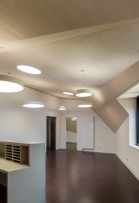 07E00C68-8441-44CF-B43D-9E2D87E50443